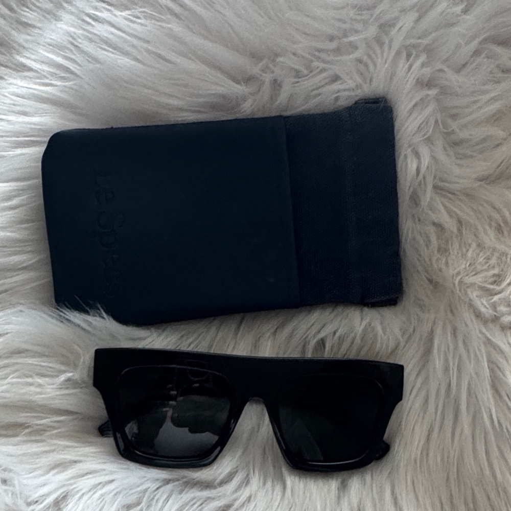 NEW LISTING! Le Specs black Sunglasses - Picture 2 of 5